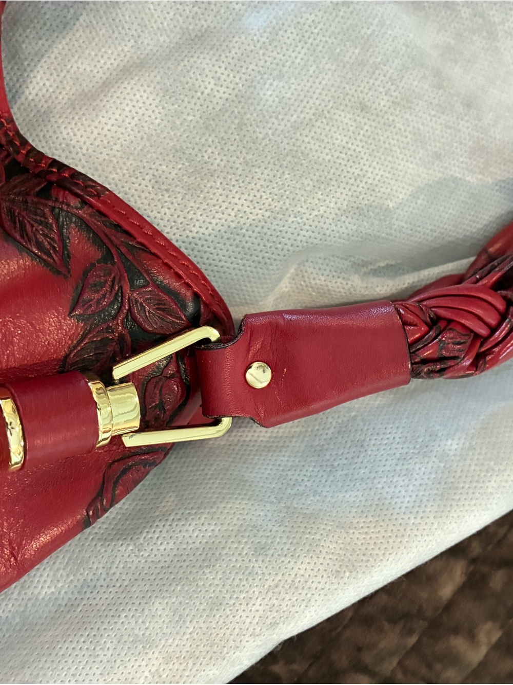 CUOIERIA FIORENTINA Red Floral Embossed Braided-Handle Hobo leather Bag. - Picture 4 of 13